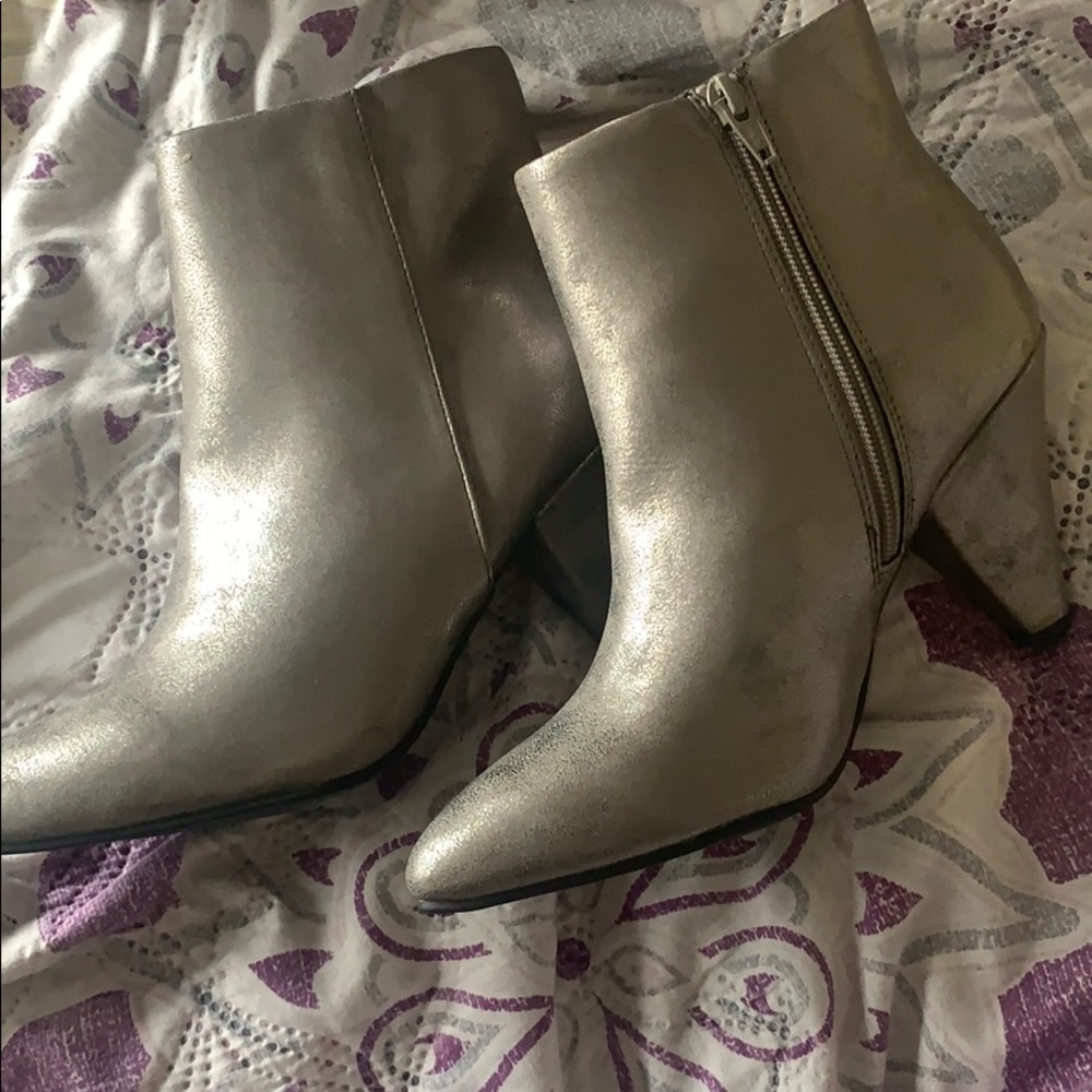 Shoes - Picture 3 of 4
